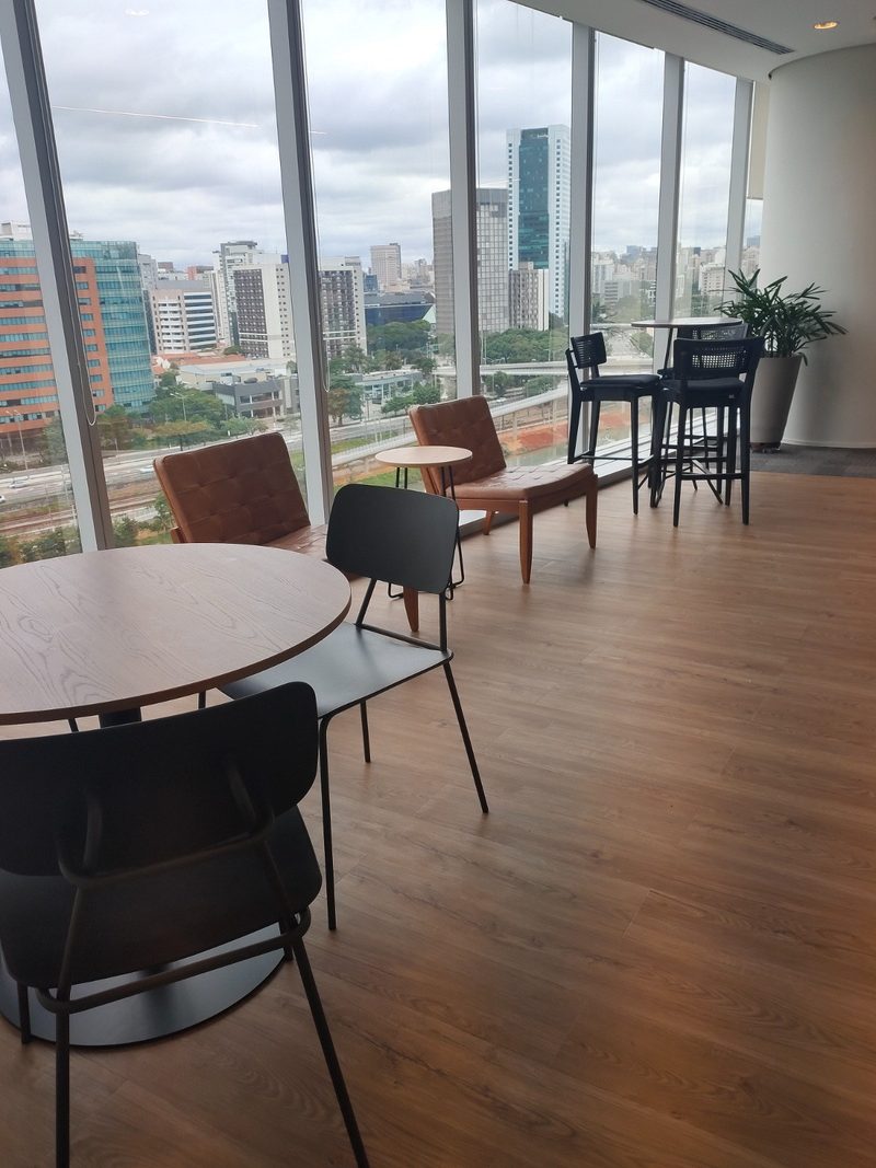 Piso vinílico é a melhor aposta para projetos corporativos