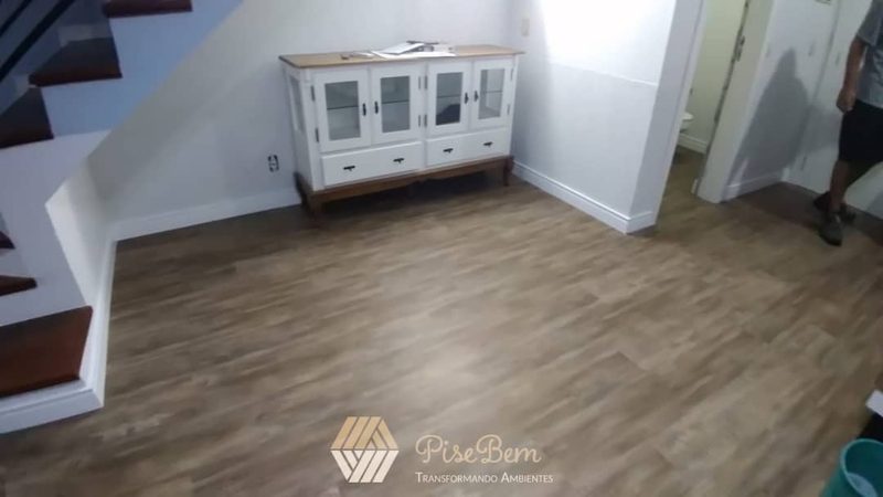 Em busca de conforto clientes instalam o vinílico sobre o porcelanato
